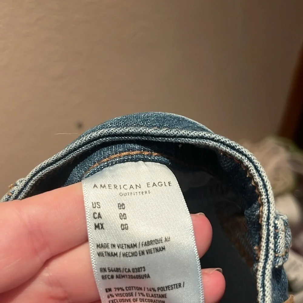 American Eagle Women’s Mom Jeans Denim Jean Shorts Size 00